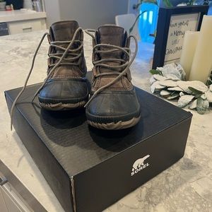 Sorel Out N About boots